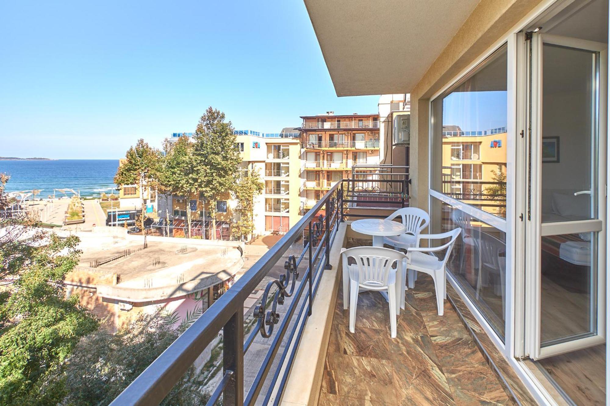 Relax Larrisa Studio Primorsko Exterior photo